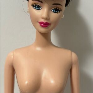 NUDE BARBIE SEASONS SPRING IN TOKYO BRUNETTE BLUE EYE MACKIE DOLL With Shoes